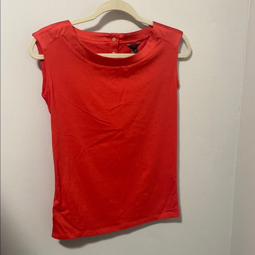 NWT! Ann Taylor Red Fitted Tee